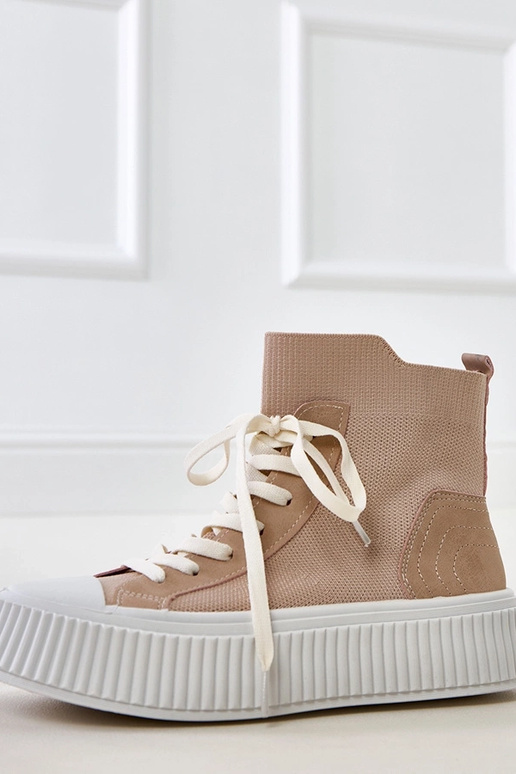 Roze instappers met sokkenstijl en... Roze instappers met sokkenstijl en...