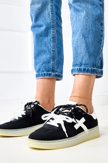 Zwarte sneakers op platform met witte inzet Eriksen