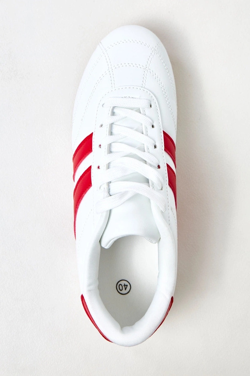 Witte tennisachtige sneakers met rode... Witte tennisachtige sneakers met rode...