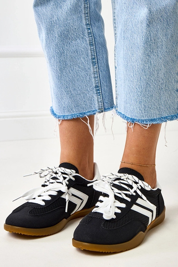 Zwarte sportieve schoenen...