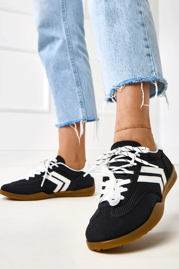 Zwarte sportieve schoenen... 2