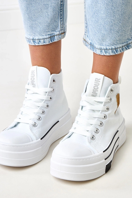 Witte hoge sportschoenen met plateau... Witte hoge sportschoenen met plateau...