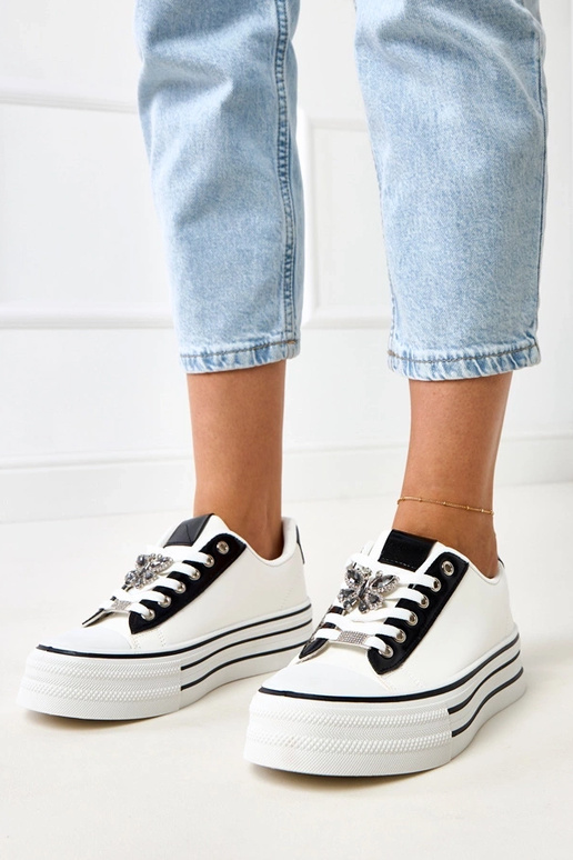 Witte sportschoenen met plateau... Witte sportschoenen met plateau...