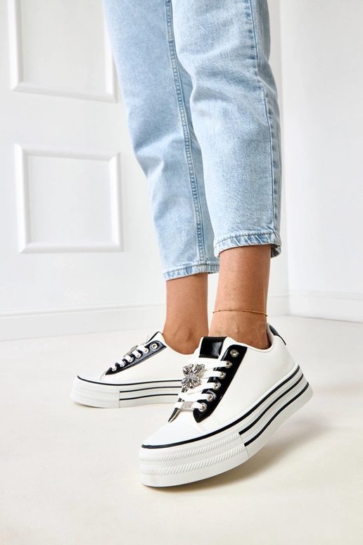 Witte sportschoenen met plateau... Witte sportschoenen met plateau...