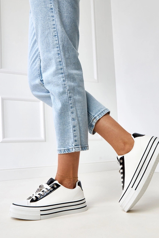 Witte sportschoenen met plateau... Witte sportschoenen met plateau...