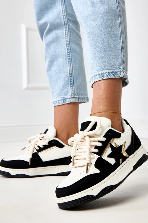 Zwart-witte platform sneakers met... Zwart-witte platform sneakers met...