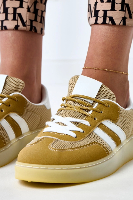 Gele mesh sneakers met witte inleg Weka Gele mesh sneakers met witte inleg Weka