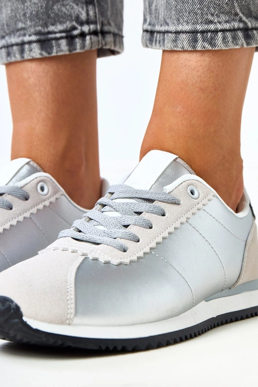 Zilveren sportschoenen met...