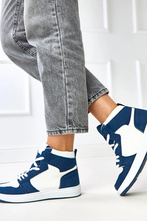 Hoge sneakers boven de enkel met...