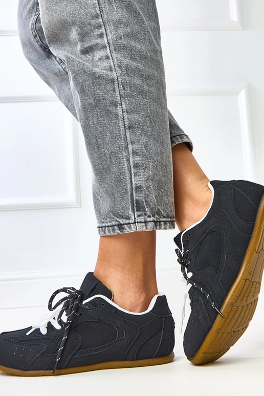 Zwarte sportieve schoenen met dubbele... Zwarte sportieve schoenen met dubbele...