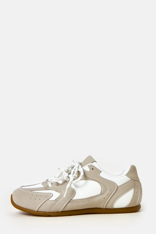 Wit-beige sportieve schoenen met... Wit-beige sportieve schoenen met...