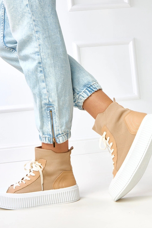 Bruine instappers met brede zool in... Bruine instappers met brede zool in...