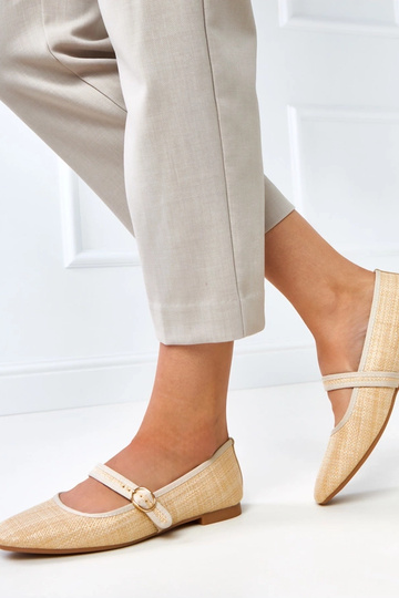 Sandkleurige gevlochten...