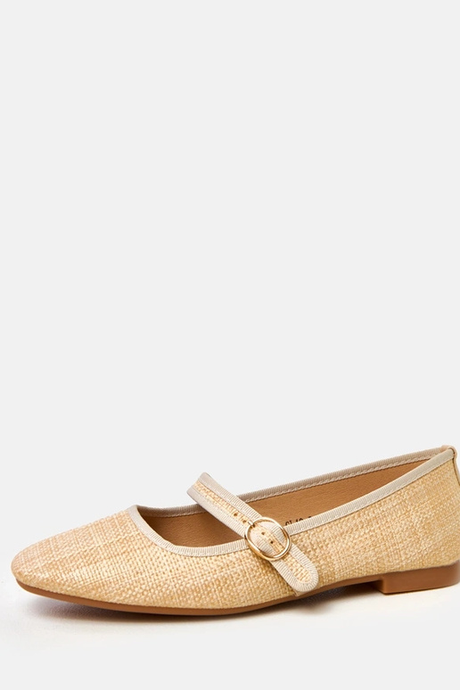 Sandkleurige gevlochten ballerina's... Sandkleurige gevlochten ballerina's...