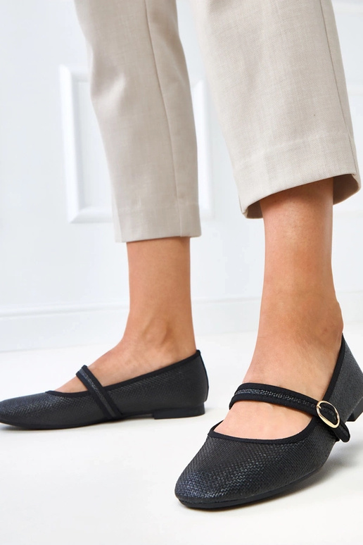 Zwarte gevlochten ballerina's met... Zwarte gevlochten ballerina's met...