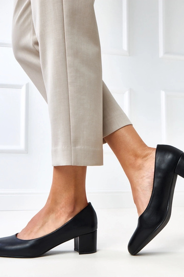 Zwarte klassieke lage schoenen Mavise 2