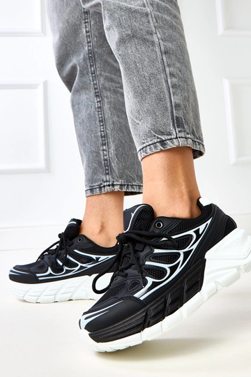 Zwarte sneakers op massieve... 2