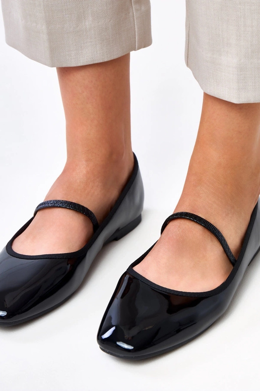 Zwarte lak ballerina's met elastiek... Zwarte lak ballerina's met elastiek...