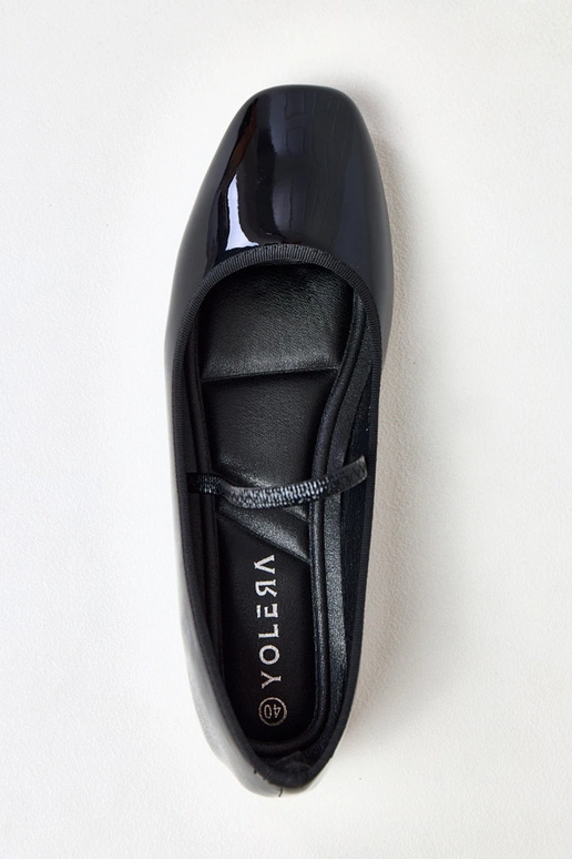 Zwarte lak ballerina's met elastiek... Zwarte lak ballerina's met elastiek...