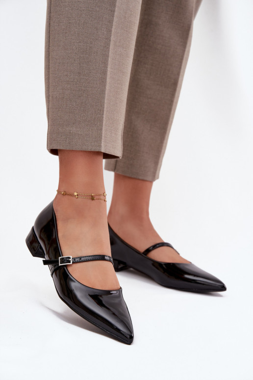 Gelakte ballerinas Op Delicaatm Obcasie met riemen zInart Isvella Gelakte ballerinas Op Delicaatm Obcasie met riemen zInart Isvella
