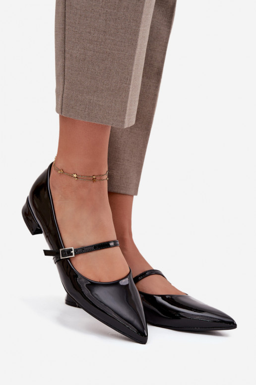 Gelakte ballerinas Op Delicaatm Obcasie met riemen zInart Isvella Gelakte ballerinas Op Delicaatm Obcasie met riemen zInart Isvella