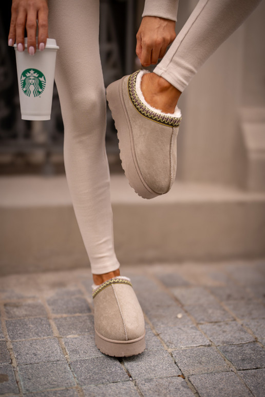 SneeuIn laarzen Dames met platform opInarmen met bont erin groene kleur Remenia SneeuIn laarzen Dames met platform opInarmen met bont erin groene kleur Remenia