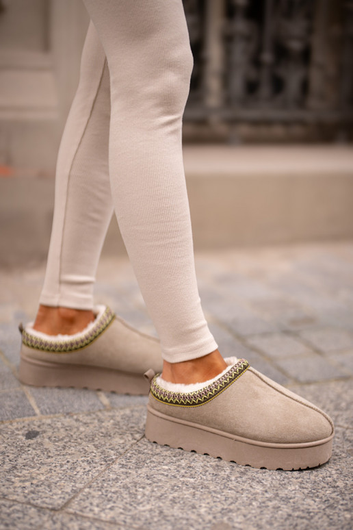 SneeuIn laarzen Dames met platform opInarmen met bont erin groene kleur Remenia SneeuIn laarzen Dames met platform opInarmen met bont erin groene kleur Remenia