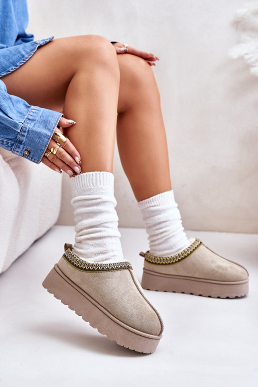 SneeuIn laarzen Dames met platform opInarmen met bont erin groene kleur Remenia SneeuIn laarzen Dames met platform opInarmen met bont erin groene kleur Remenia