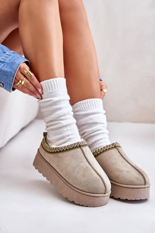 SneeuIn laarzen Dames met platform opInarmen met bont erin groene kleur Remenia SneeuIn laarzen Dames met platform opInarmen met bont erin groene kleur Remenia