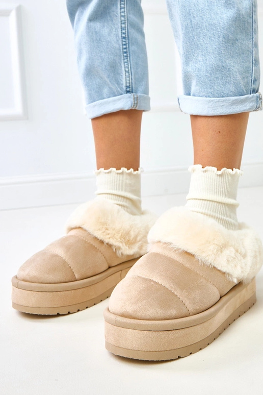 Zandkleurige korte sneeuwlaarzen...