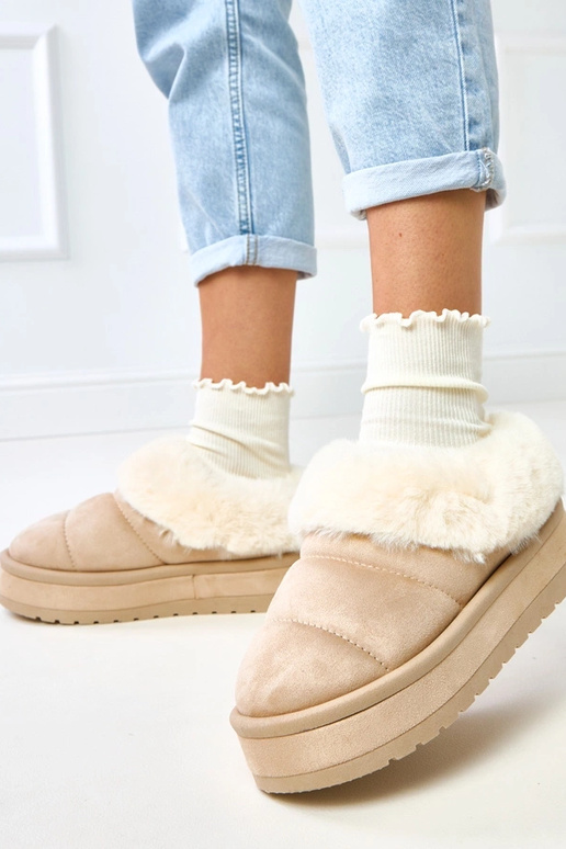 Zandkleurige korte sneeuwlaarzen...