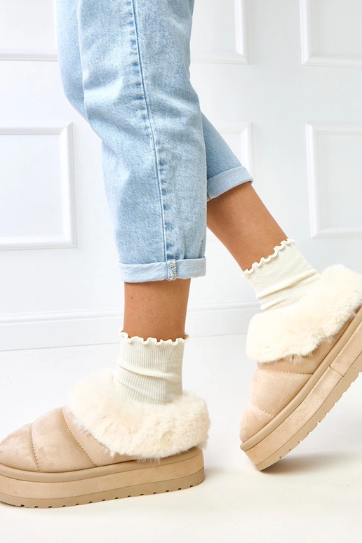 Zandkleurige korte sneeuwlaarzen...