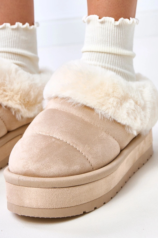 Zandkleurige korte sneeuwlaarzen...