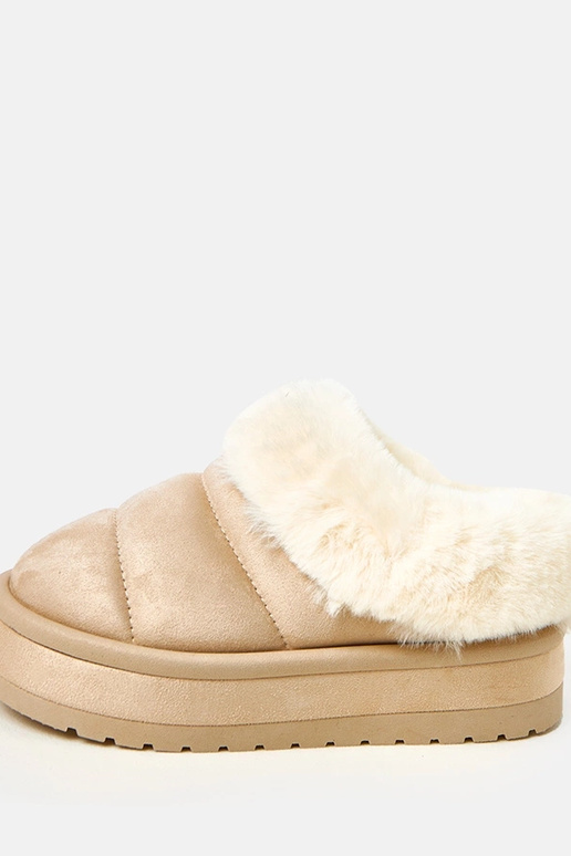 Zandkleurige korte sneeuwlaarzen...