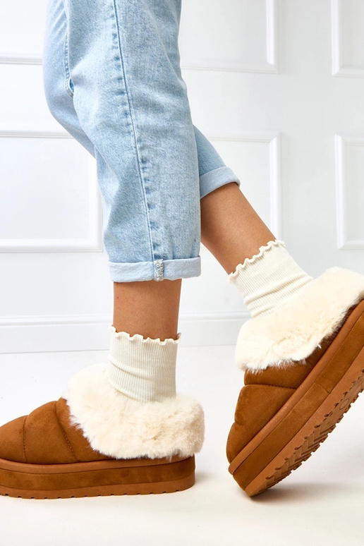 Bruine korte sneeuwlaarzen verwarmd...