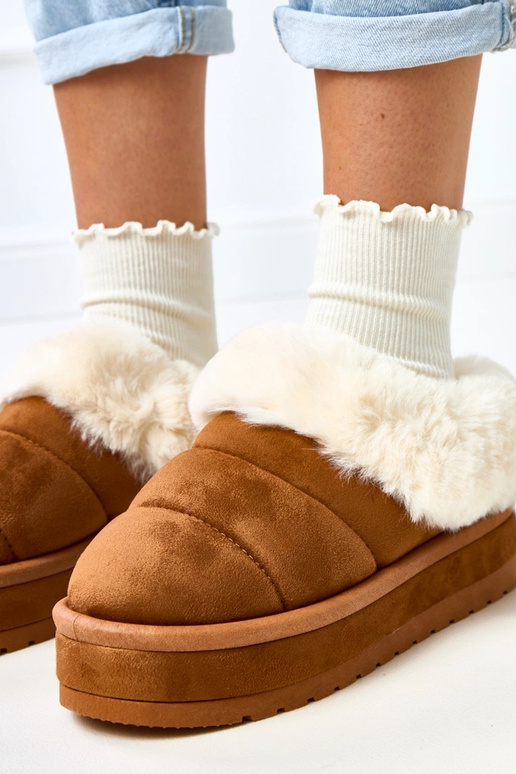 Bruine korte sneeuwlaarzen verwarmd...