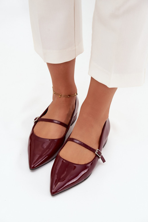 Gelakte ballerinas Op Delicaatm Obcasie met riemen bordeaux Isvella Gelakte ballerinas Op Delicaatm Obcasie met riemen bordeaux Isvella