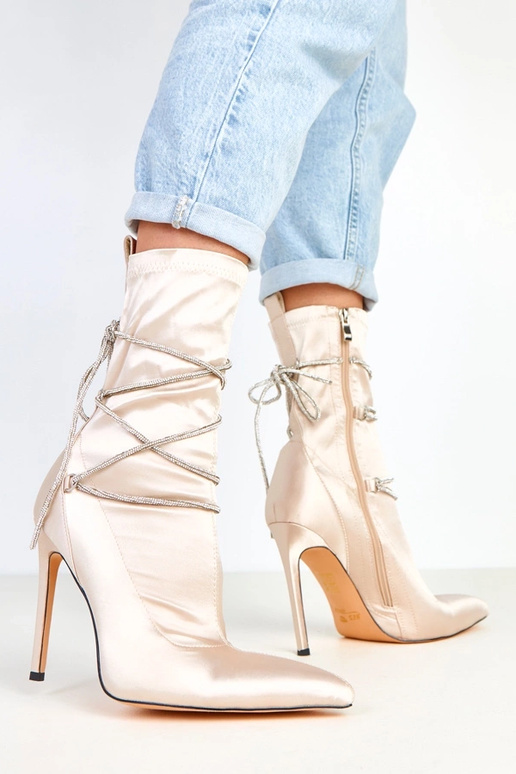 Tolnai champagne kleurige satijnen...