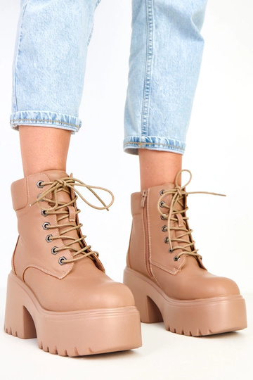 Janja zandkleurige laarzen...