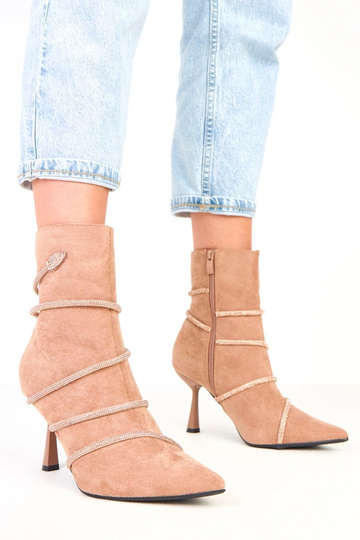 Nethe zandkleurige laarzen...