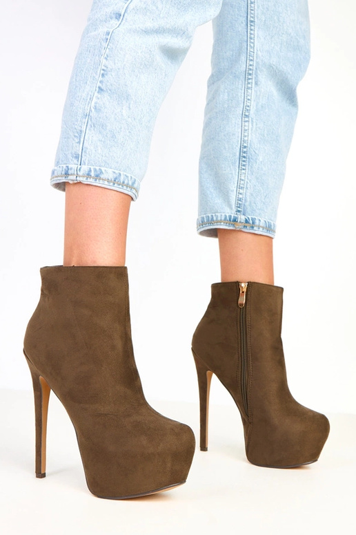 Groene suède enkellaarsjes op...