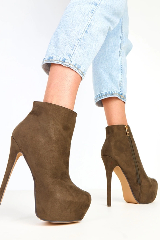 Groene suède enkellaarsjes op...