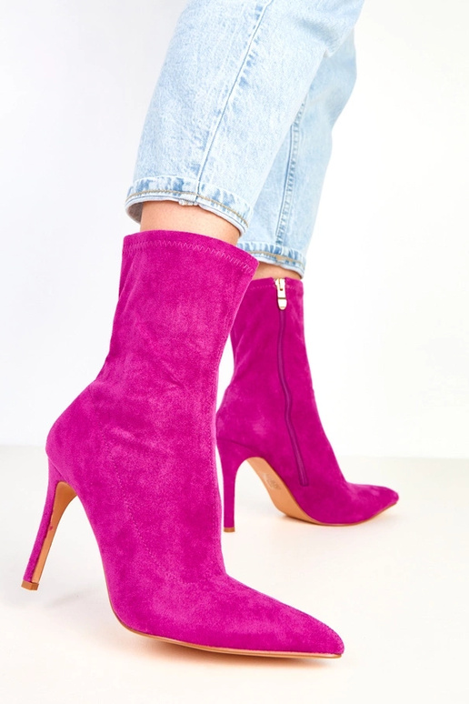 Violetkleurige suède enkellaarsjes op...