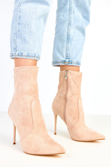 Zandkleurige enkellaarsjes...