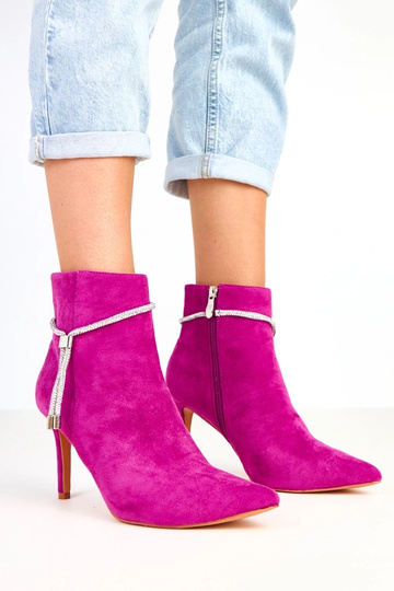 Violette botines op hoge hak met decoratieve ketting Ivey 2