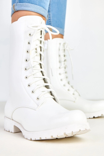 Witte botines op een lage... 2