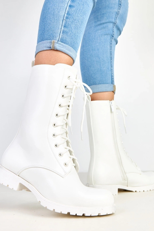 Witte botines op een lage hak met...