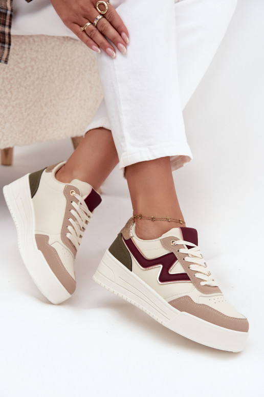 Sneakers model schoenen Dames met platform met gouden details beige Zalvra Sneakers model schoenen Dames met platform met gouden details beige Zalvra