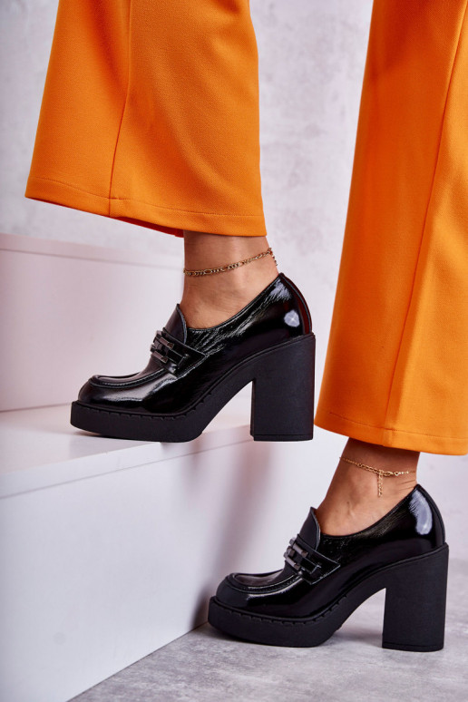 met lakeffect schoenen Op een enorme paal zInart Lemar Jaime met lakeffect schoenen Op een enorme paal zInart Lemar Jaime