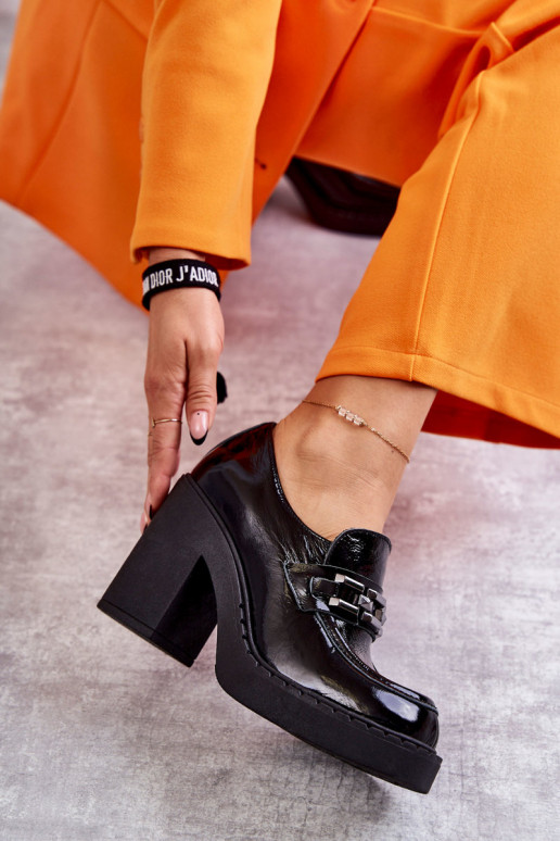 met lakeffect schoenen Op een enorme paal zInart Lemar Jaime met lakeffect schoenen Op een enorme paal zInart Lemar Jaime